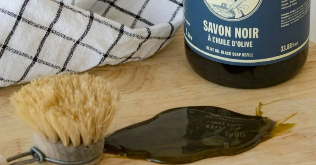 Concentré de savon noir ménager pour l'entretien de la maison et de son extérieur